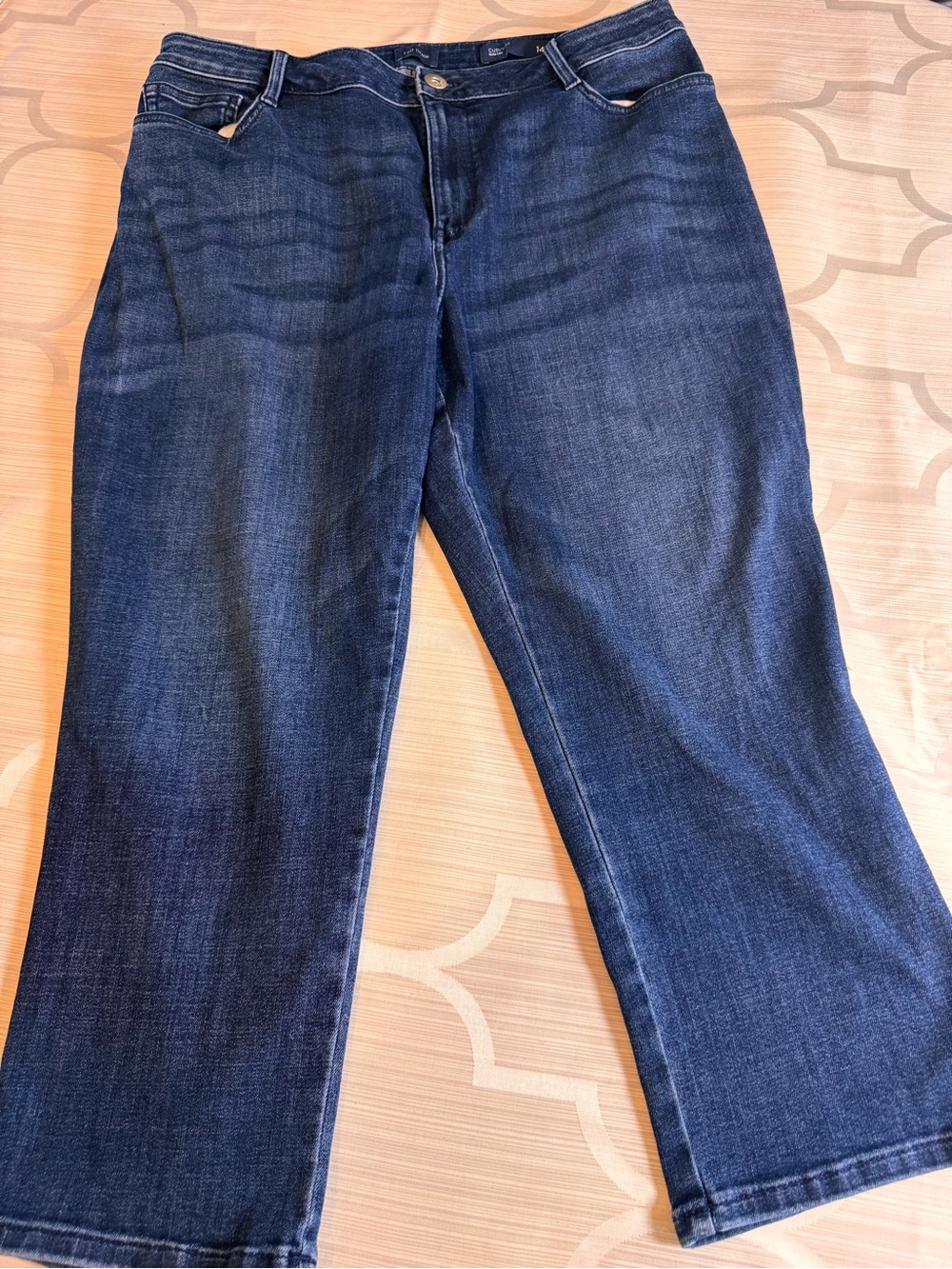 Classic Women's Dark Blue Crop Straight-Leg Jeans